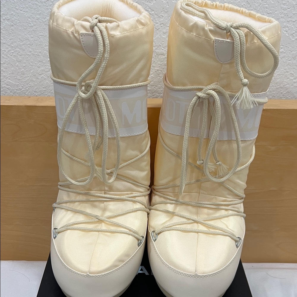 Moon Boot Women's Beige Winter Boots - Picture 5 of 7